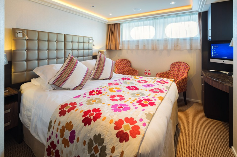 Category D Stateroom, photo 3