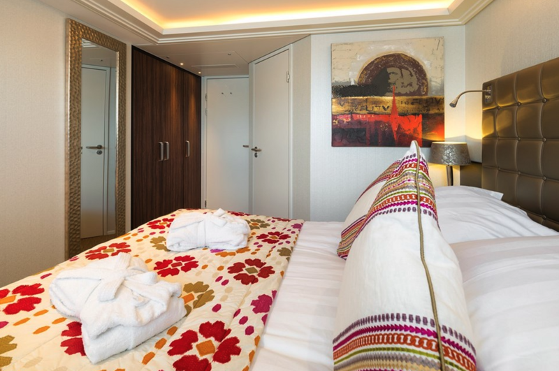 Category E Stateroom, photo 3