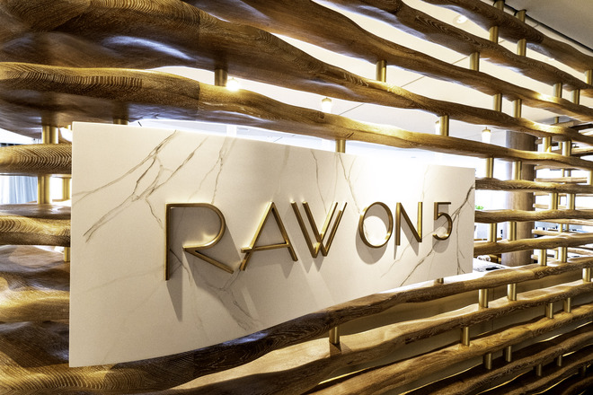 Raw on 5