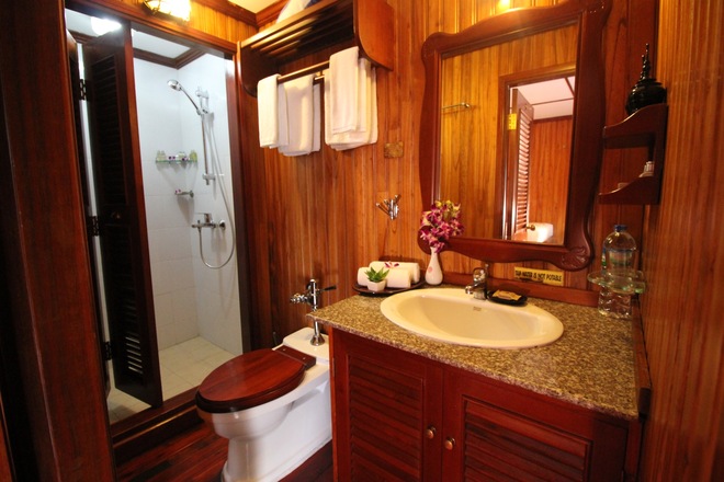 Upper Deck