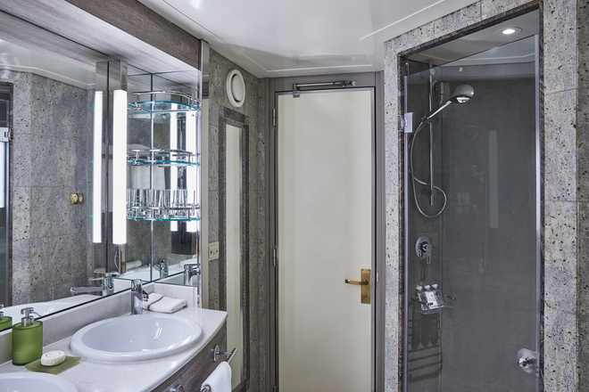 Silver Suite