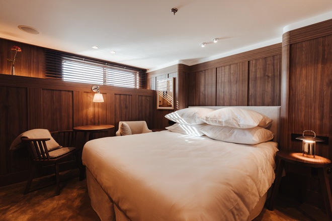Twin Window Suites