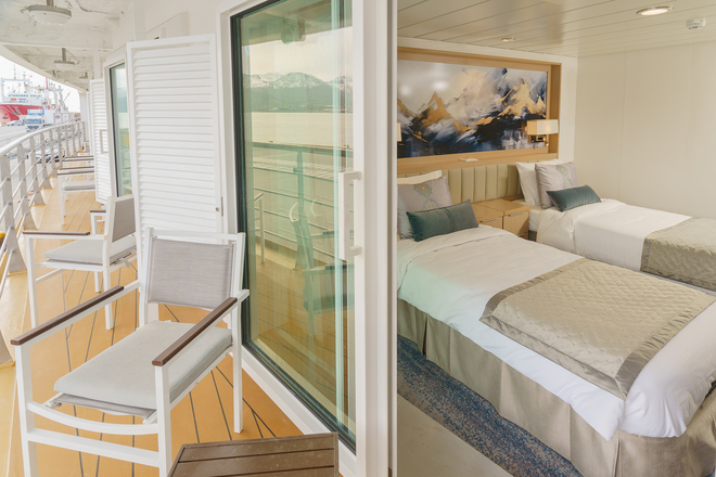 Deluxe Veranda Forward