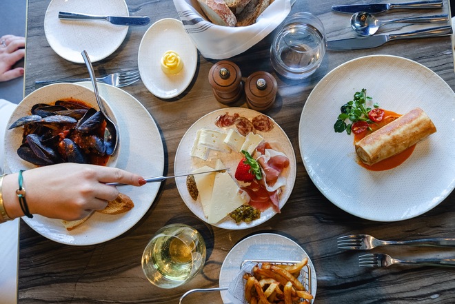 Le Grand Bistro