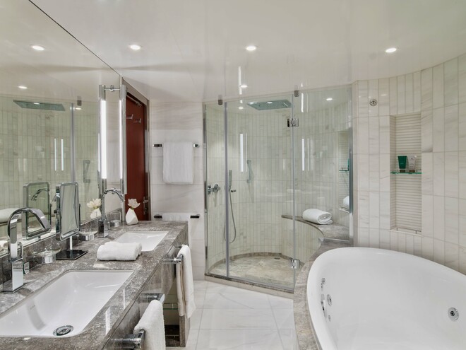 Grand Wintergarden Suite