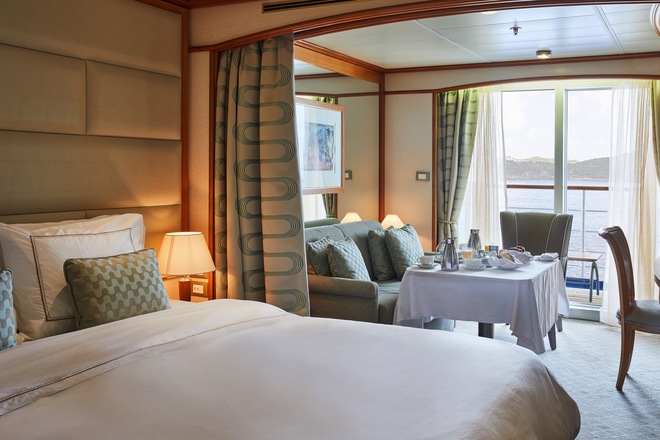 Deluxe Veranda Suite