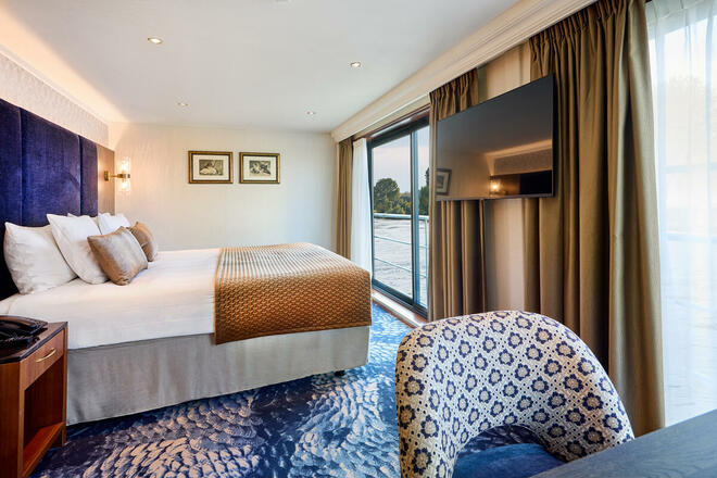 Category 7 Suite