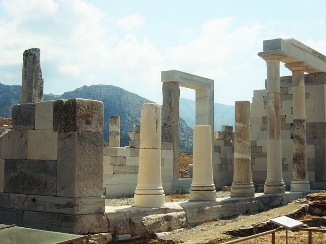 Cruising the Greek Islands of the Southern Aegean – with Smithsonian Journeys