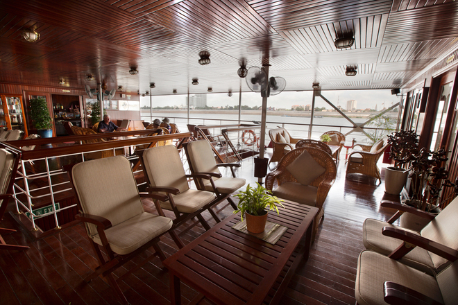 Lounge Bar