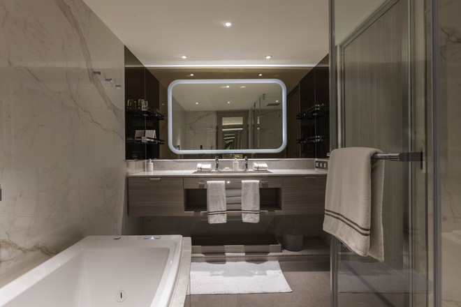 Silver Suite
