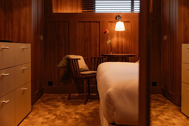 Twin Window Suites