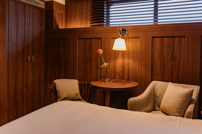 Twin Window Suites