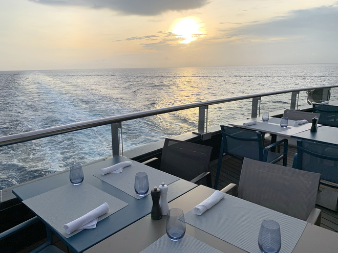 Azure Bar & Café