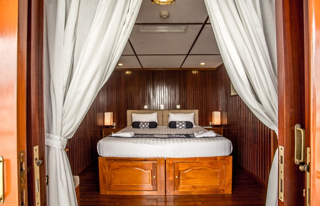 Upper Deck
