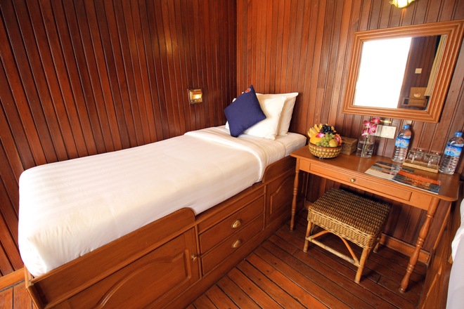 Upper Deck