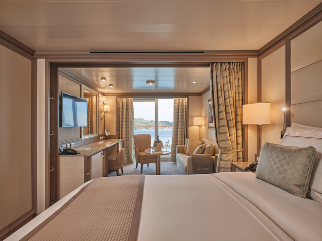 Deluxe Veranda Suite