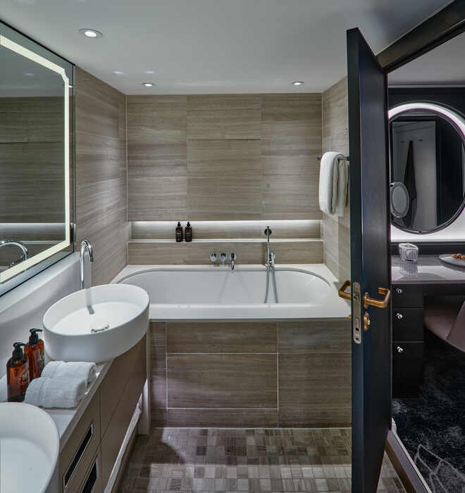 Penthouse Suite
