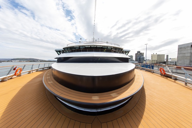 Wraparound Deck