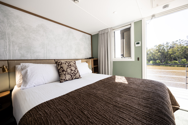 Queen Cabin