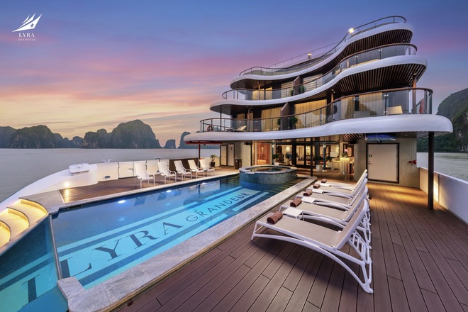 Oasis Pool and Jacuzzi